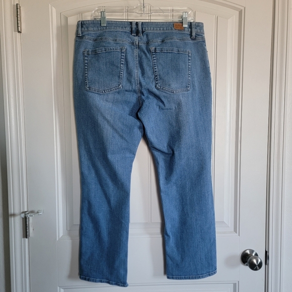 L.L. Bean Women's BeanFlex Jeans, Mid-Rise Straight-Leg size 16P - Picture 2 of 12